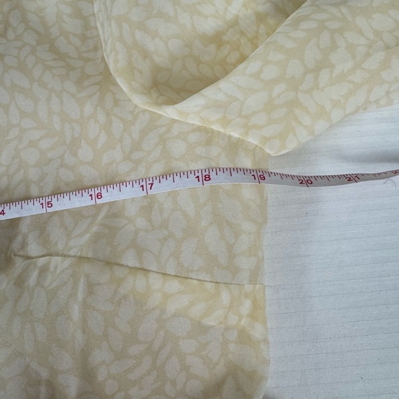 NWT Loft feather print tie back peplum blouse Cream Blouse size small - Picture 10 of 11